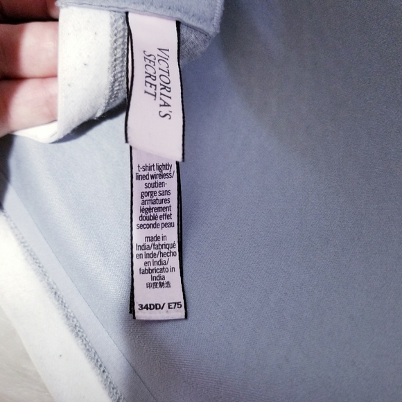 Victoria's Secret T shirt lightly lined wireless - Picture 4 of 5